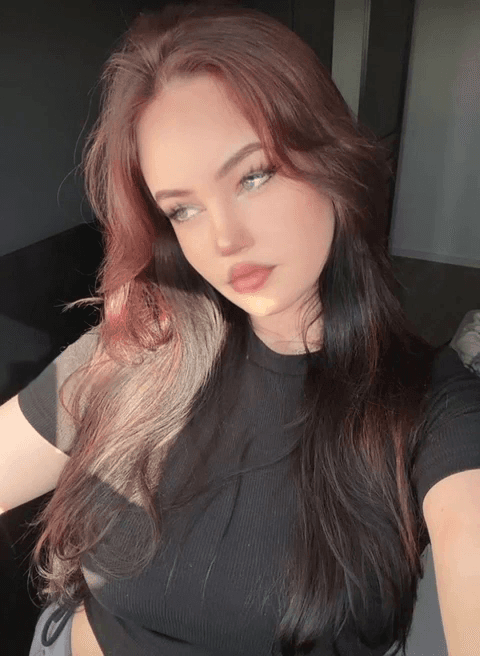 Lisa Marie Pinske - Zertifizierte Wimpernstylisten bei LM Beauty Oldenburg - Wimpernverlängerung und Wimpernlifting Spezialistin